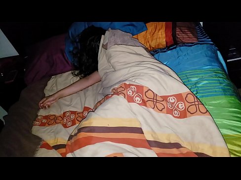 ❤️ Posinak grdi svoju mladu maćehu dok ona spava. ❤ Porno kod nas ☑
